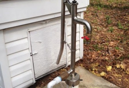 Bison_hand_pump